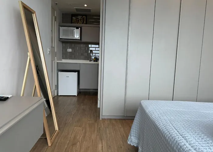 Flat Com Vista De Cinema Para Praia Da Barra Da Tijuca - 5 Min Da Praia - Ar Condicionado, Portaria 24H, Wi-Fi 500 Mbps